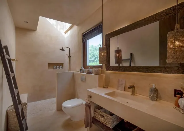 Casa Matahari 2br Jungle Escape With Sunset Rooftop Views Villa