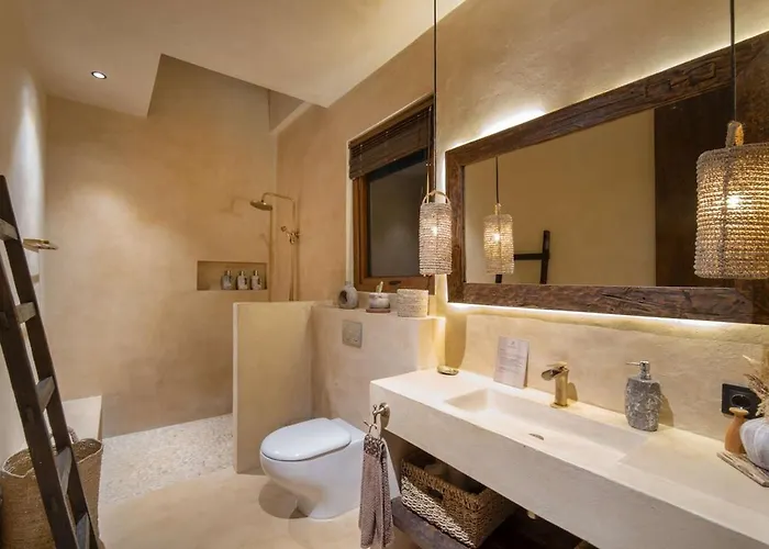 Casa Matahari 2br Jungle Escape With Sunset Rooftop Views Villa